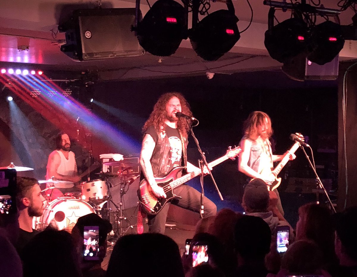 977HTZFM's tweet photo. Our #1 hype man Joey Bricks got the crowd going wild for @Monster_Truck_ tonight at @mooseandgoose!
Just killing it!!🤘🏼🤘🏼
#OurHomeSTC #IAMHTZFM https://t.co/FxCBhJIziS