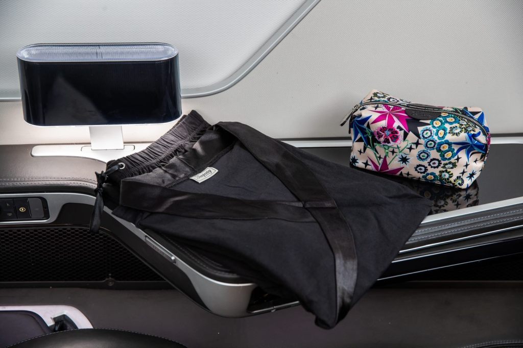 turningleftfor's tweet photo. British Airways New First Class onboard offerings – a very mini review! https://t.co/5nOugjdvGc https://t.co/XzeztjVFmx