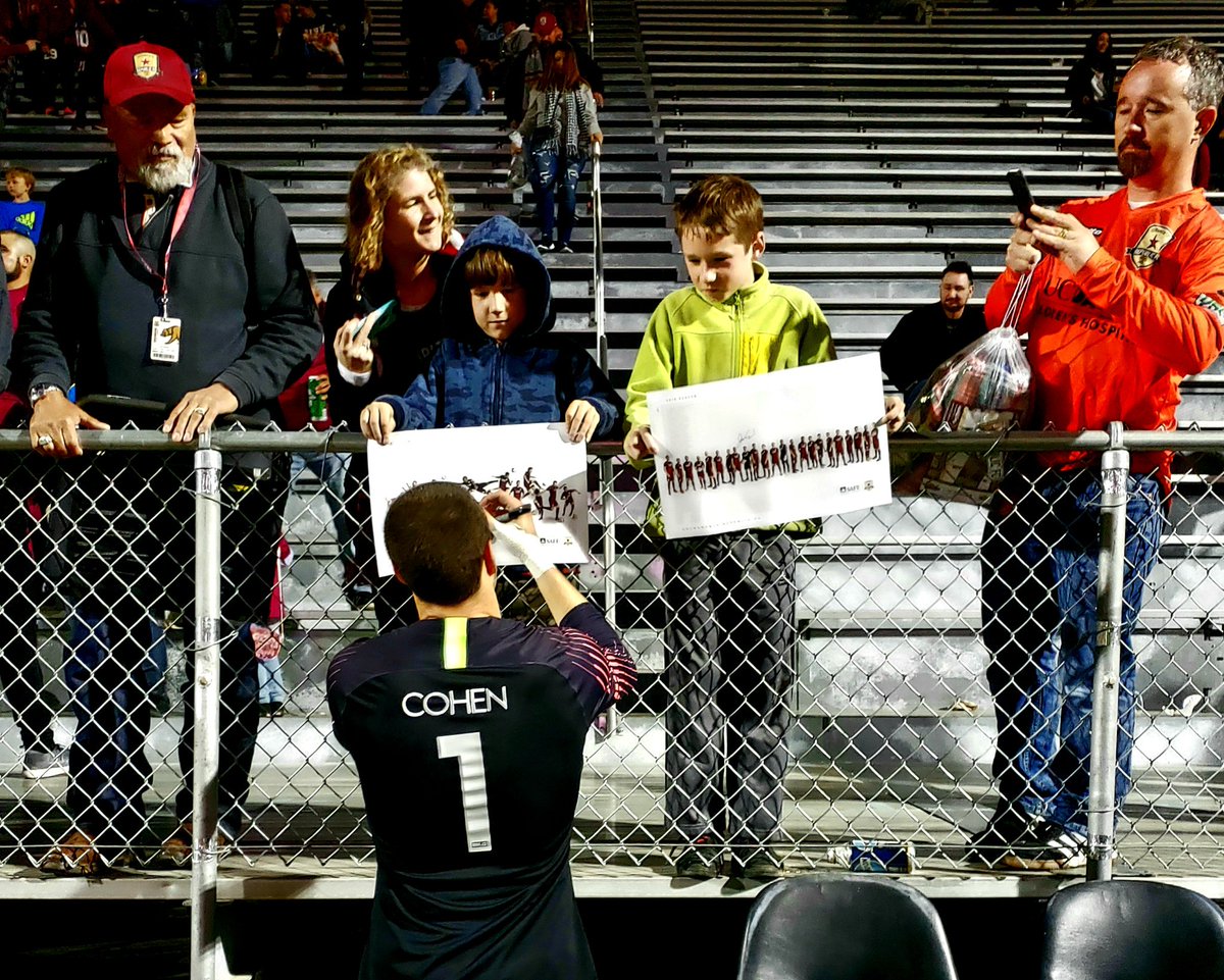KeileenPhotos's tweet photo. Sac Republic takes the W!!! (1-0). And the players ALWAYS make time for the fans. Amazing team for an awesome city! https://t.co/JaNrF3V67L