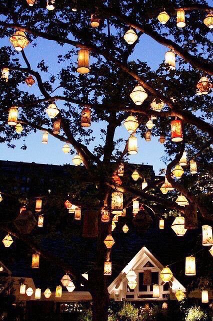 13c910's tweet photo. #شهر_رمضان

وبدأ القلب يرف لنسائم رمضان 🌙❤️ https://t.co/7gKz4zeSLE