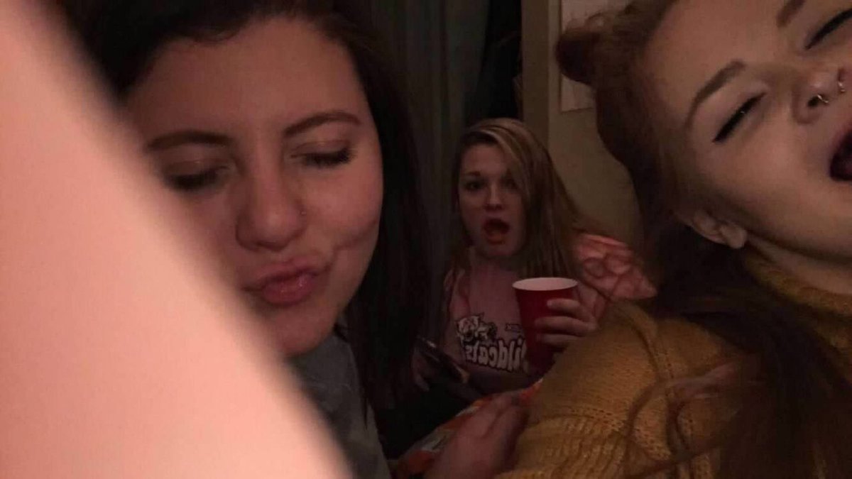 JessicaReichle's tweet photo. HAPPY 21st BDAY MON!!! hope you have an awesome day and hope your night turns out like this one :) love youu 🤩🥂💗 https://t.co/9UkAfbfrN5