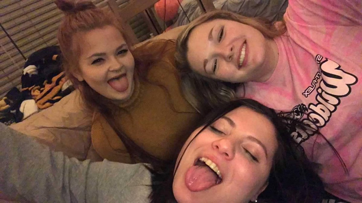 JessicaReichle's tweet photo. HAPPY 21st BDAY MON!!! hope you have an awesome day and hope your night turns out like this one :) love youu 🤩🥂💗 https://t.co/9UkAfbfrN5