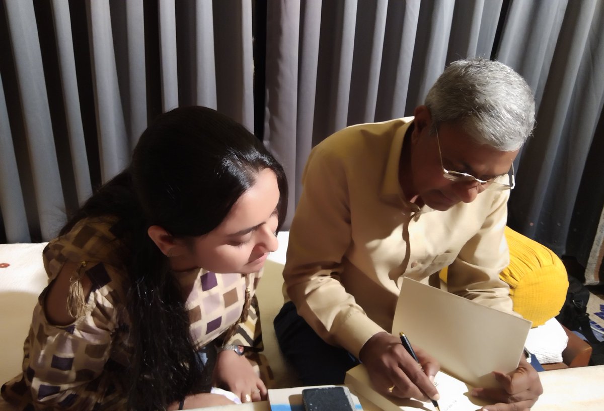 parulkhimani's tweet photo. #authorshreebhagwandassmorwal #narakmashiiha #book #Ahmedabad @TheHouseofMG @TheKarmaFoun @FoundationPK https://t.co/pc52aSgHGB