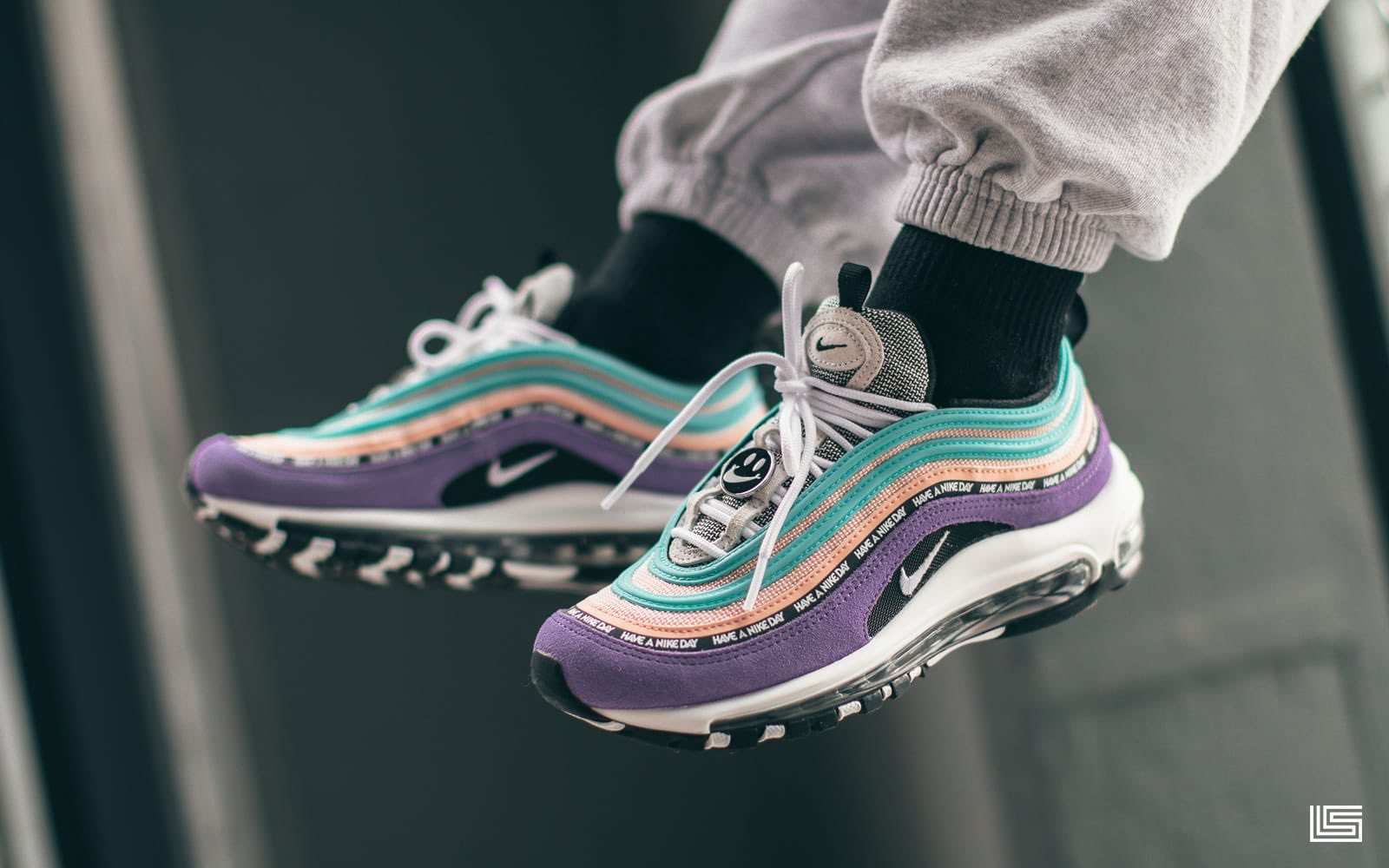 SNKR_TWITR on Twitter: "Nike Air Max 97 'Have a Nike Day' still available here with free shipping Champs https://t.co/lbTyXAdcMx Footaction Footlocker https://t.co/ABk390wUgj Nike https://t.co/cs6kHtgrrW Shoepalace https://t.co ...