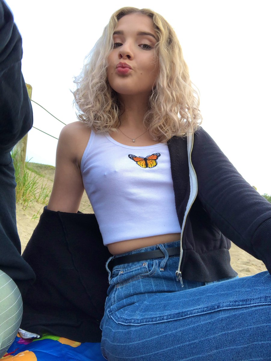 _infrunami's tweet photo. Suns out, t*ts out 🌞 https://t.co/gTYCquFljO