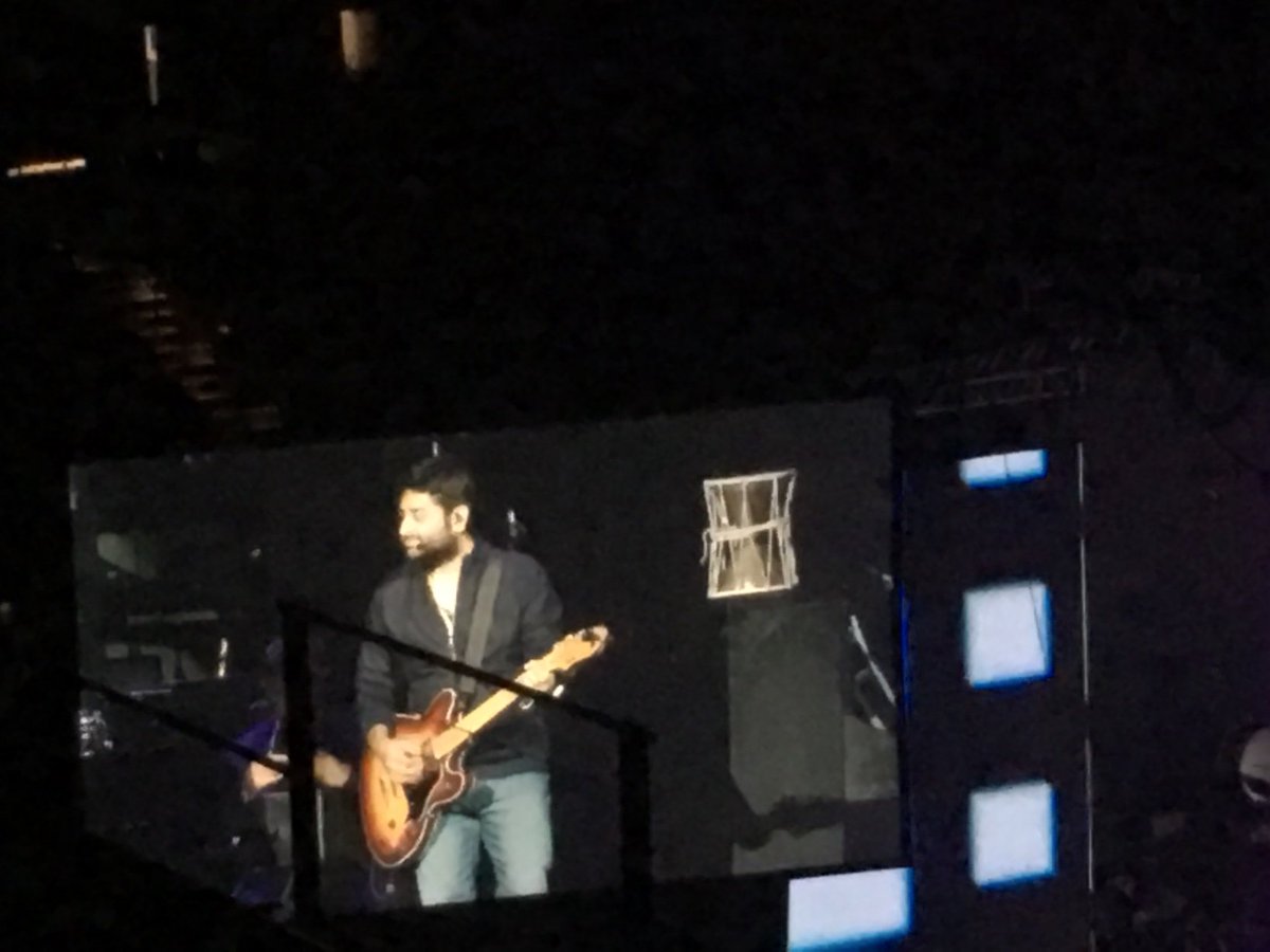 dewanjal's tweet image. Arijit Singh Rockzzzz !!!! #ArijitSingh #OracleArena