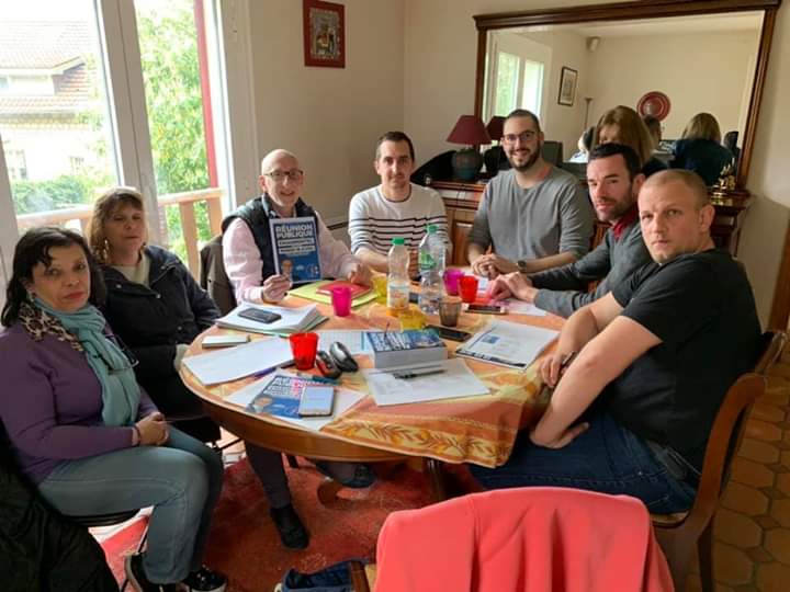BM6495's tweet photo. Le @RN_Officiel_95 en mode studieux en réunion de bureau départemental et toujours dans l'action et sur le terrain #enghien #bezon pour #Européennes2019 avec la liste @J_Bardella @RNational_off
#OnArrive https://t.co/DQ8H613iKi