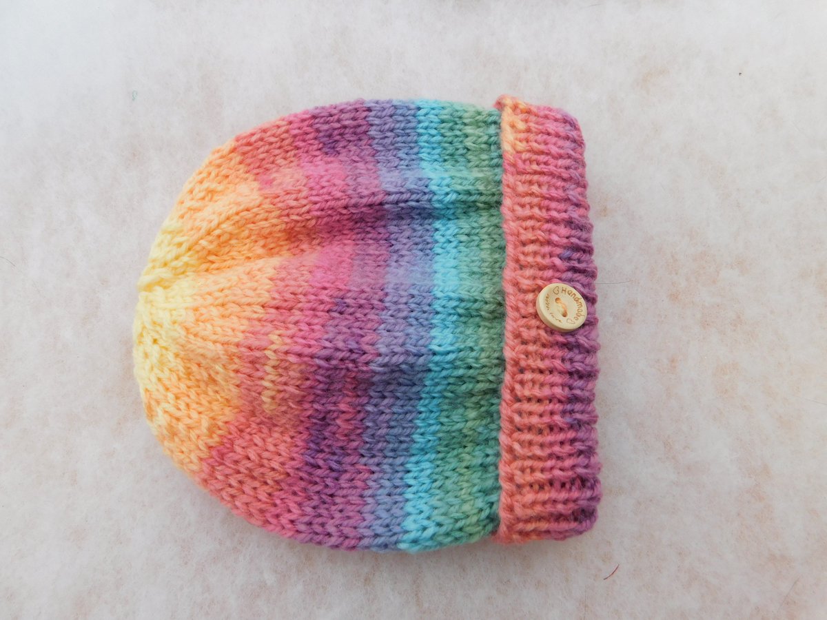 PincushionThe's tweet photo. https://t.co/7rkpnfNzij Hand knit / crochet all made by me. Never mass produced. Lots to choose from #UKGiftHour #UKGiftAM #supportsmallbusiness #UKHashtag #Londonislovinit #shopindie #ATSPORO #ATSocialMedia 10% off baby hats #madewithlove https://t.co/uCCFaYom4H