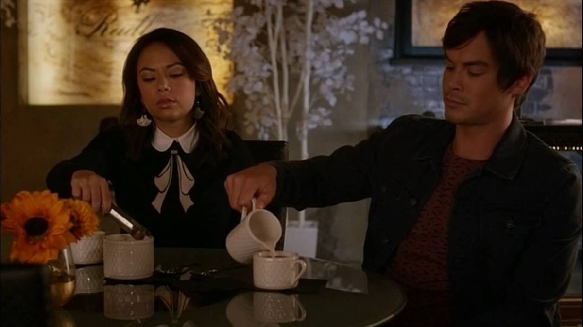 prettyliarsclue's tweet photo. Who would like to see 2 of the best hackers together again #Cona #Maleb @tylerjblackburn @JanelParrish @imarleneking is this ever a possibility for #Haleb or atleast Caleb to visit BHU &amp; work with Mona?! #AskMarlene #PLLThePerfectionists #PLL https://t.co/pXtwMe6fRo