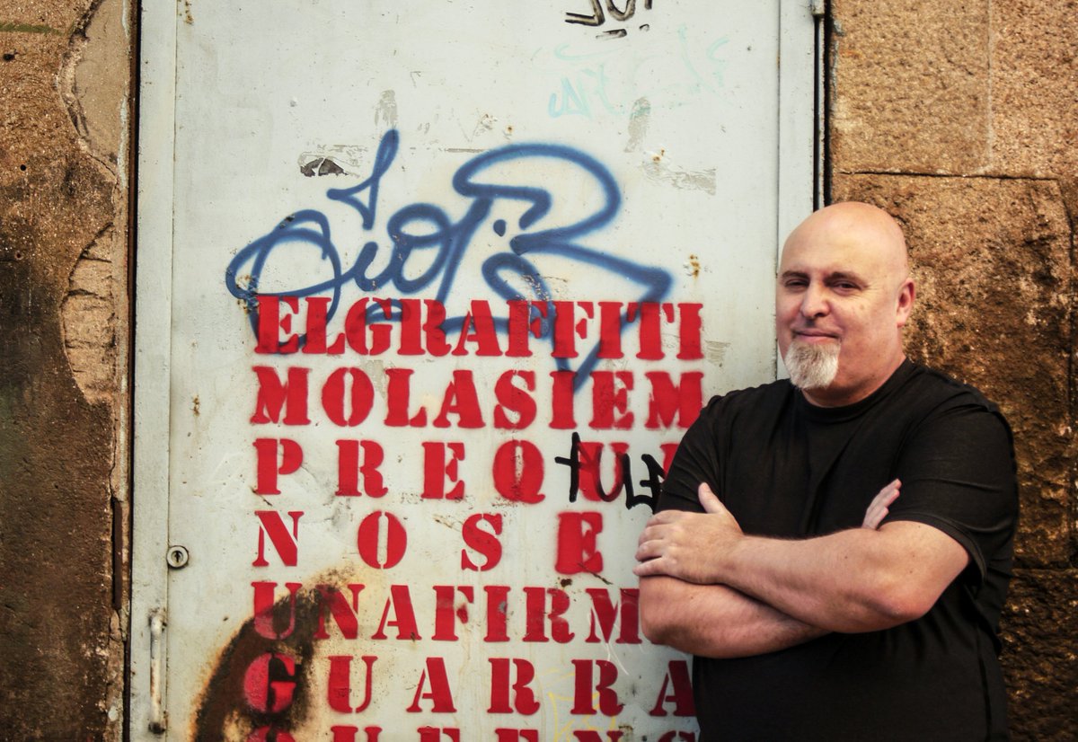 AsRegatos's tweet image. Igual que puedo ser el cantante de tu banda heavy, o impedir que un niñato entre en tu local con zapatillas, también te puedo escribir una novela en un pis-pás. ;-) letrame.com/producto/la-pr… 
#letrame #novelas #thriller #laprueba87 #justicia #historias