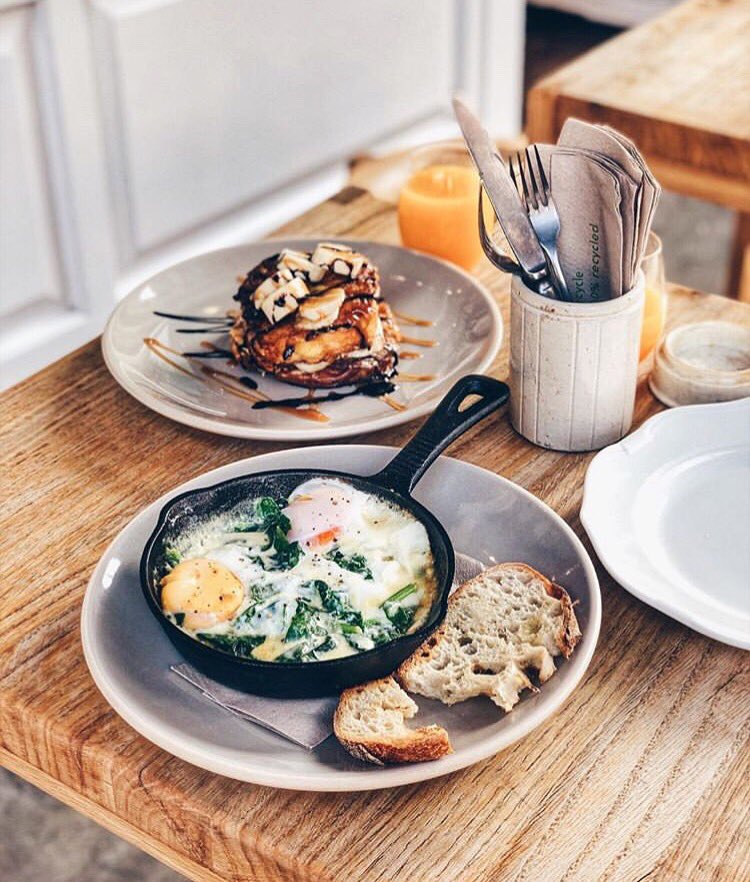 Pancakes and Spinach and raclette melt. Comfort food at its finest 👌🏽 
#brunch #mayfair