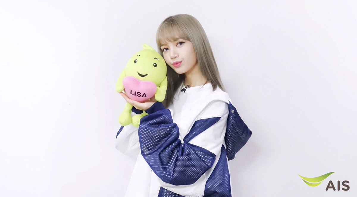 AIS_Thailand's tweet photo. แอดรู้ว่า #BLINK อดใจรอไม่ไหวแล้ว 💚

ไหนใครอยากได้น้องอุ่นใจพร้อมลายเซ็นลิซ่า มารวมกันตรงนี้ 👇🏻

✅ วันอังคารหน้าเดี๋ยวรู้เลย!

#AISXLISA
#LISA
#AISFamily https://t.co/G134Ws3C3a