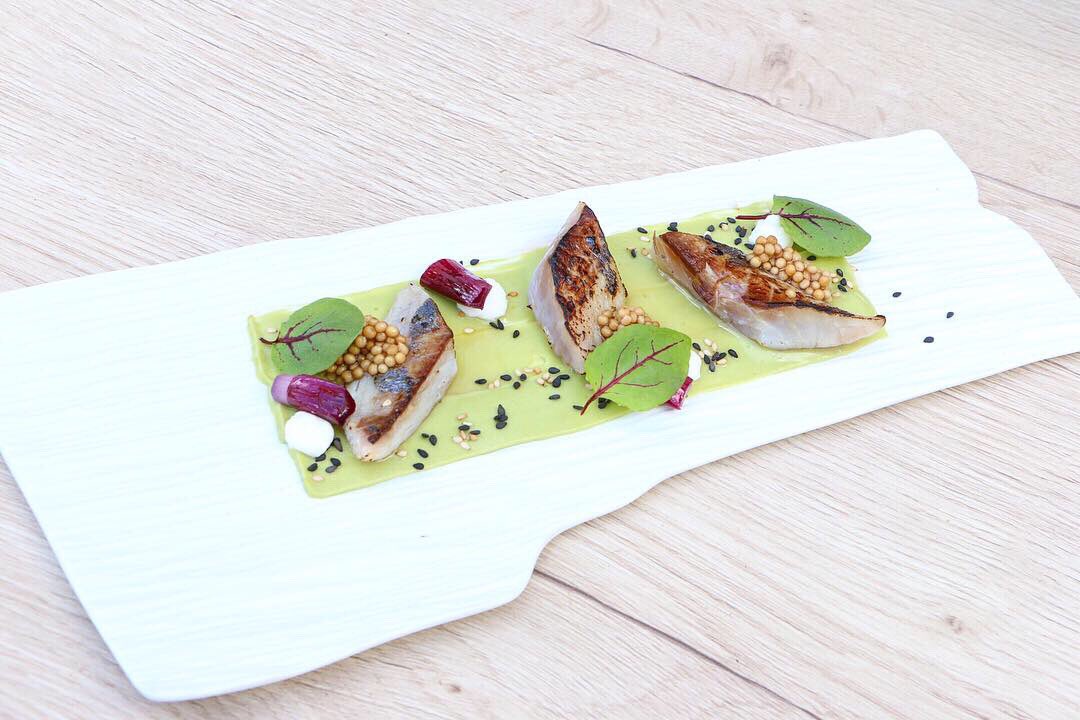 creandococina's tweet photo. Estas fueron las tres propuestas que elaboraron ayer Kepa y Gorka #Txapartegi del #Restaurante #Alameda en el #Mercado de #LaBretxa 😋 ¡Pura #delicia de #cocina del #Bidasoa! 🙌🏼🙌🏼

#creandococina #sukaldaritzasortzen #gastronomia #gastronomie #gastronomy #food #chef #alameda https://t.co/YZF5RVGk3w