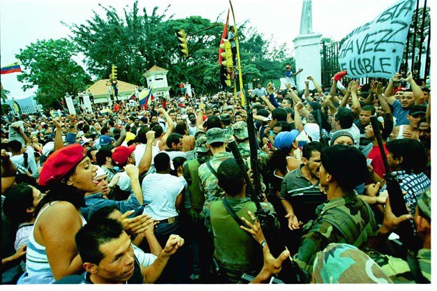 SIEMPRE HABRÁ MAÑANA  wp.me/p7rYI8-JZ Chávez siempre cuidó a nuestro pueblo de una derrota estratégica, de una tragedia histórica y confió en la conciencia de éste para revertir adversidades y de empujar el Sol para que siempre amanezca de nuevo. Así lo hizo en Abril 2002