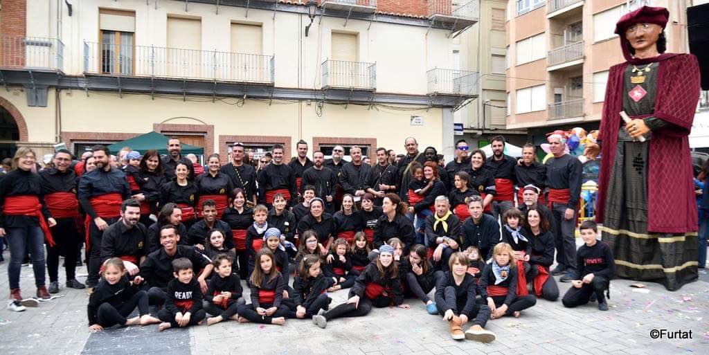 Ahir va ser un gran dia per a la nostra colla. Tenim moltes paraules d'agraïment i felicitació per a Escola de famílies de Nules i per a la <a href="/alginetmuixe/">Muixeranga Alginet</a>. La nostra alegria és màxima per haver pogut compartir amb vosaltres moments tan emocionants! facebook.com/14481416054846…