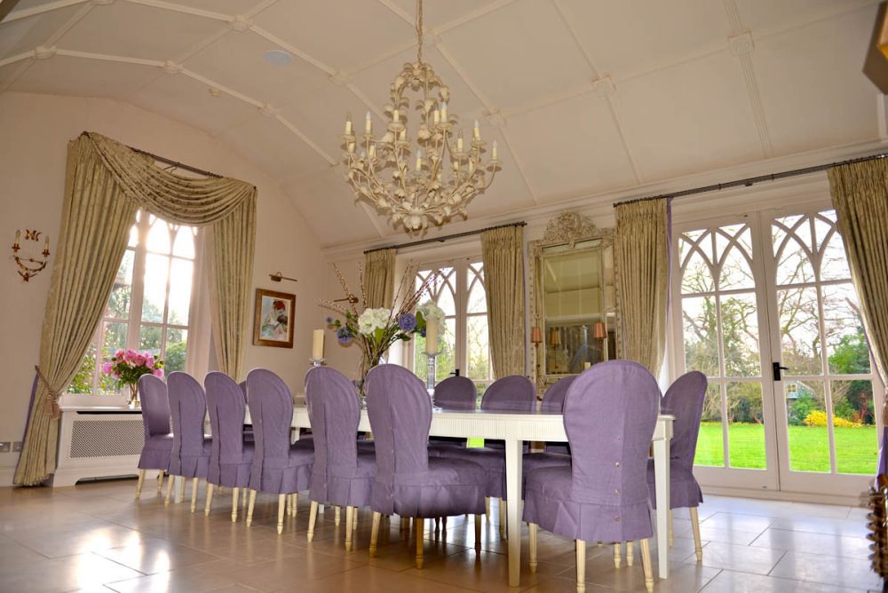 LocalityLtd's tweet image. Dining room in 20th Century Lutyens – style Manor House set in 6 acres of gardens, 8 miles from M25 near Slough. available for film, photoshoot &amp;amp; event hire. Find out more: bit.ly/2UnJzlx #filmmaking #locationscout #location
