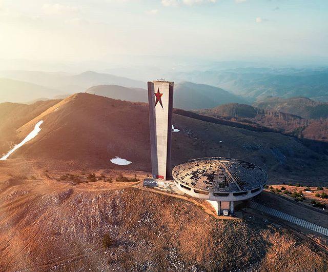 I'm in Bulgaria and this soviet monument is one of the main reasons I'm here :) Unfortunately, the building is guarded now and you can't get inside.

#buzludzha #buzludzhamonument
#bulgaria #bulgariaofficial #mybulgaria  #vscobulgaria #allbulgaria
<a href="/vsco/">VSCO</a>.bulgaria @bulgariaonl…