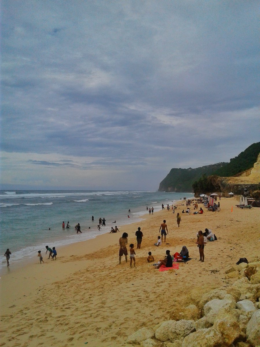 MYantiara's tweet photo. Bali Beach
#beach #balibeach #baliisland #island #islandlife #island #sea #mare #vacation #holiday #traveling #trip #balibagus #ungasan #badung #melastibeach #karmabeach #karmakandara #naturebeach #natureofbali #explore #explorebeach #explorebali #goodvibes #relax https://t.co/72ZX82EMyj