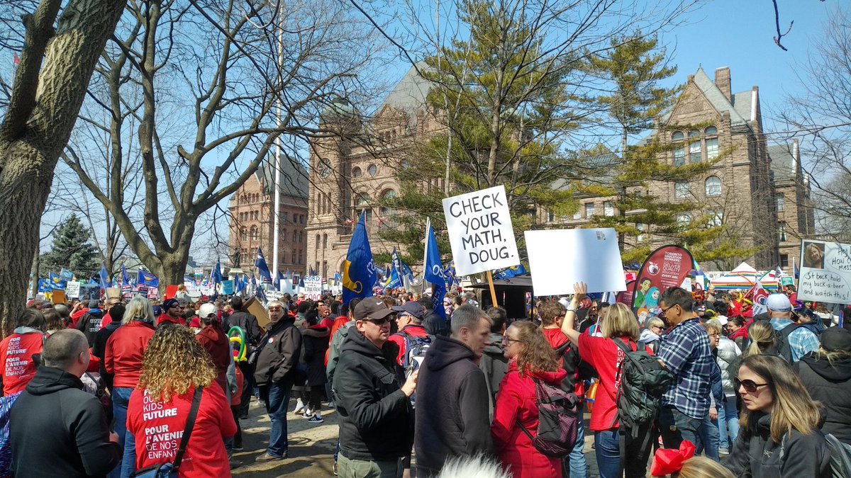 MPlatt4's tweet image. #Ontario doesn&apos;t have provincial #ClassSize caps. 22:1 is a mean. In order to offer smaller classes in SpEd, special needs, adult &amp;amp; alternative education, optional courses &amp;amp;c. there must be much larger classes- that&apos;s how averages work. 28:1 will mean classes of up to 45 #OnPoli