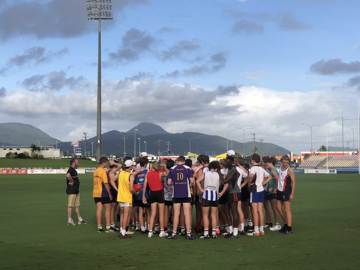 Lachiebuzz's tweet photo. Training run at Cazaly Stadium. #xcdevelopment https://t.co/oEUtUGJHot