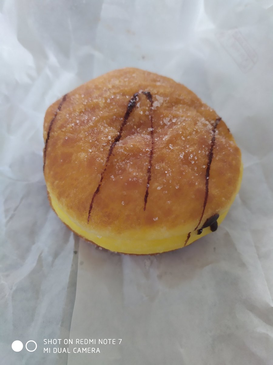 slump98109779's tweet image. Buongiorno cari pazienti e non 😊;che la domenica abbia inizio #Buongiorno #colazione #bombolone #nutella #allafacciadichimivuolemale