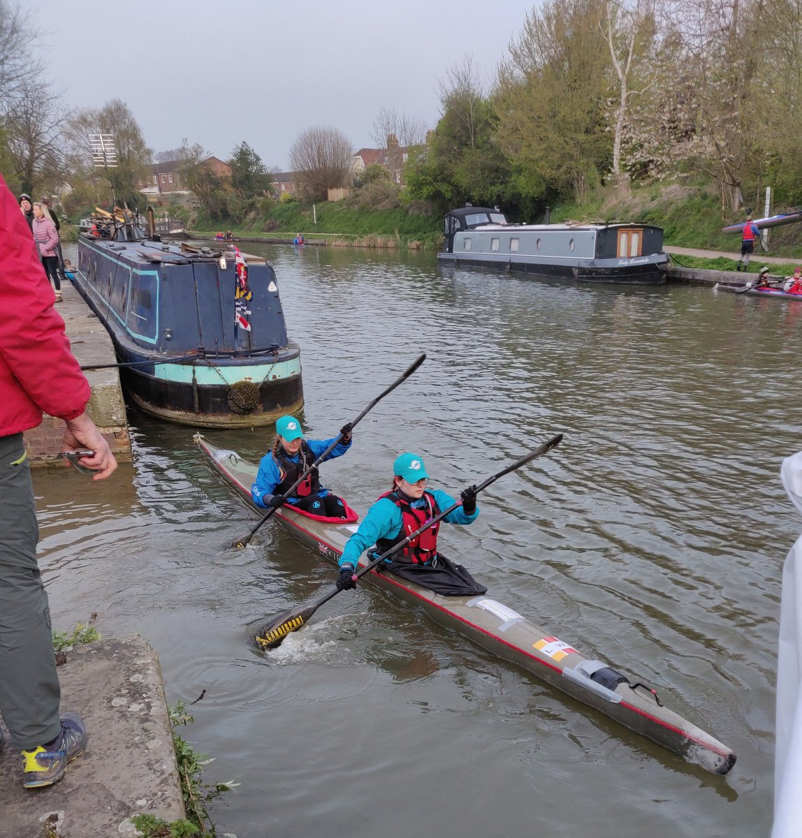 GavinTechnojock's tweet photo. Go Team Turquoise! #WatersideD @ChurchersOAA @DWcanoerace https://t.co/9Qki7Mm3Xx