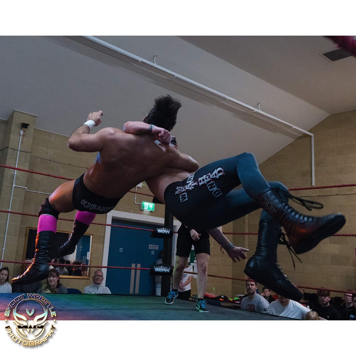 meathead_IV's tweet photo. When great minds think alike at @SouthEastPro
πΈ@jdhowells
#MEATHEAD #SEPWChampion #SEPWrestling #wrestlemania #Prowrestling #britishwrestling #wrestler #prowrestler #britishwrestler #BritWres #Folkestone #Facepaint #SlipKnoT #Venom #Symboite #Tattoo #EmbraceTheDarkness #WEAREONE https://t.co/1a2OiImN9j