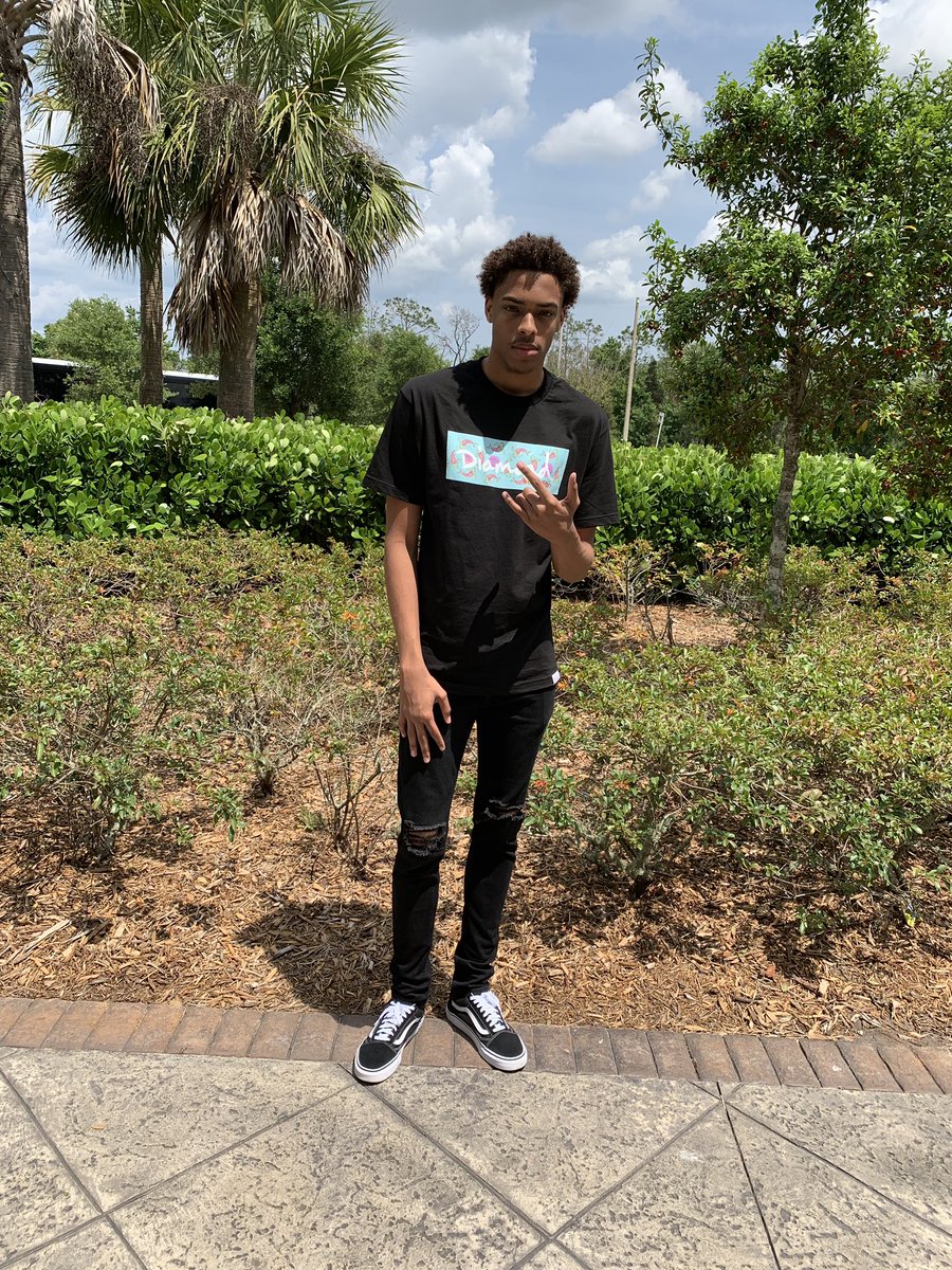 OfficialGGray's tweet image. You can’t be my wifey #gradbash2k19