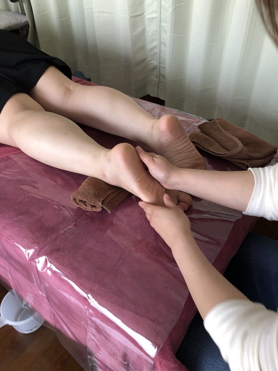 e_stonespa's tweet photo. こんなに綺麗なかかとになりました😊✨
#岩盤浴 #ヨガ #岩盤ヨガ #よもぎ蒸し #体質改善 #pilatis #ヨガ好き #女子力 #ダイエット #ジョイトレ #美容好き #ヨガスタジオ #体験 #イベント #ペア割 https://t.co/9g7PFAngWn