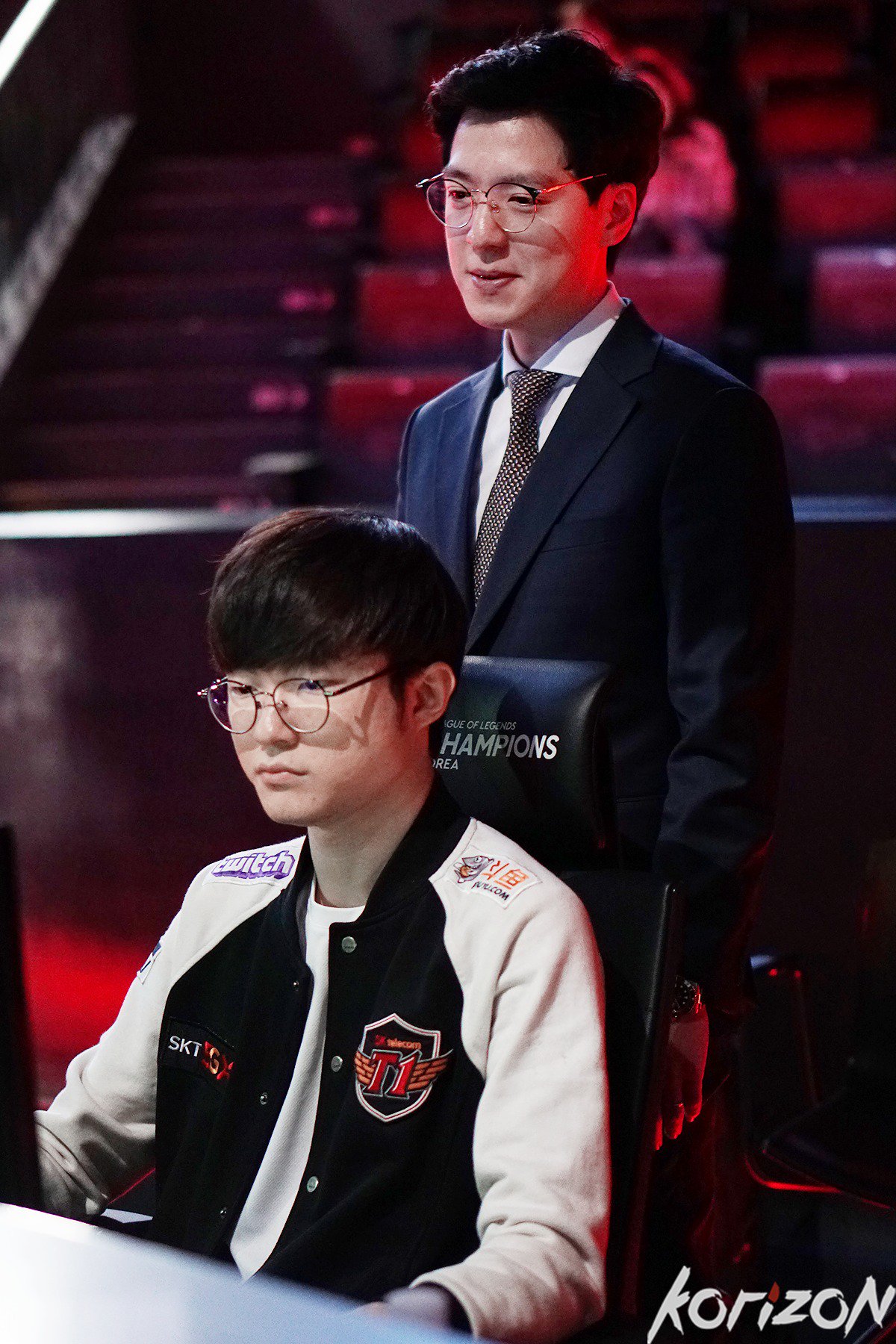 X 上的Ashley Kang:「20190407, @faker and kkOma of @T1LoL Like father, like son. https://t.co/uxqUEWORQx」 / X