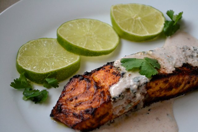FoodizShare's tweet image. Quick Tandoori #Salmon w/ Walnut Yogurt Sauce 
#recipe @ bit.ly/2mExNhw 

#healthy #delicious #food #recipes