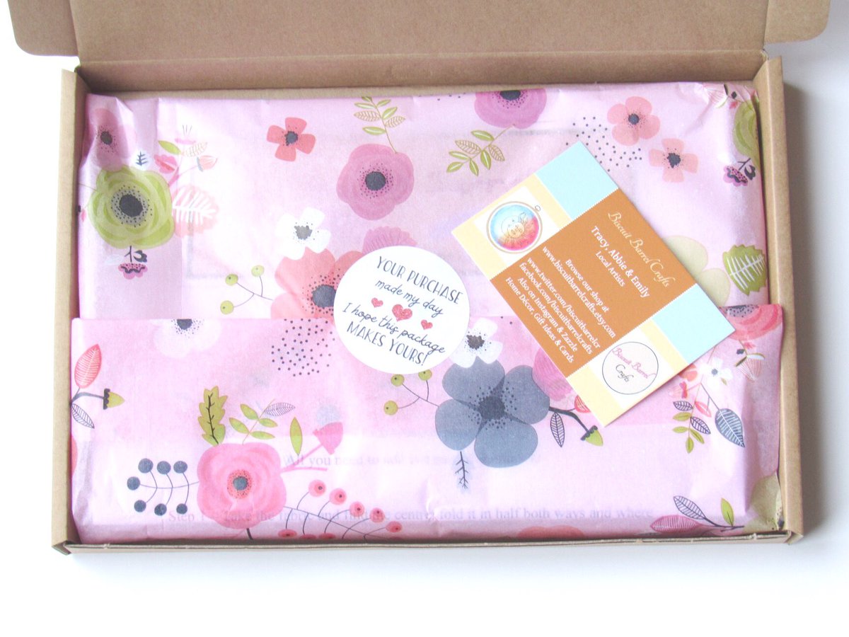 WaistcoatTrend's tweet photo. Good #SundayMorning to you all 😀💐💐 Looking for a great #Easter #giftidea to learn a new skill or hobby? Beginner/childrens happy snail craft kit, beautifully packaged ready to gift 😍👍🎁 
➡️ https://t.co/0qd14aCO5r
#UKGiftHour #handmadehour #UKGiftAM #UKCraftersHour #RTmeBB https://t.co/Y9v9E4beoE