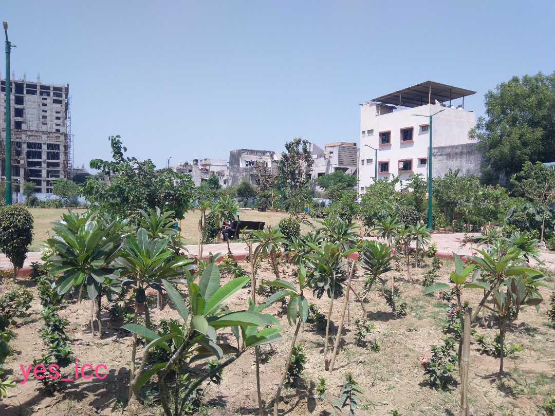 DevelopedSurat's tweet photo. @OurSMC 's #Garden @ #Parvat #Devadh Road , behind #Midas_Square & #SMC_Party_Plot
#नया_गार्डन , in new #TextileMarket #Developing_Area
#પર્વત #ગોડાદરા વિસ્તાર માં
#Surat #Gujarat #yes_icc #LimbayatZone Clicked by #FenilThakkar #Development #vikas https://t.co/UpafL4HFDd