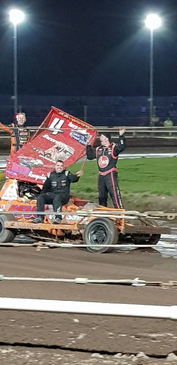 _Jimsgarage's tweet photo. Well done #4DanJohnson blistering pace all night and to win the grand national with a lap handicap 👌@briscaf1 https://t.co/zRPY5b3P17