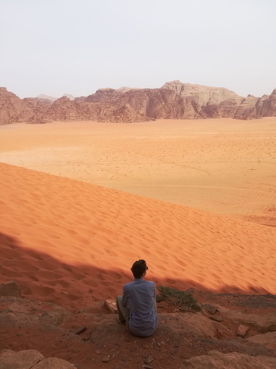 whosdaveronca's tweet photo. Old foto of me when I was in Jordan. That place always gives me goosebumps!🏜️ 🇯🇴 #jordan #travel #wanderlust https://t.co/GsFZE3W3A0