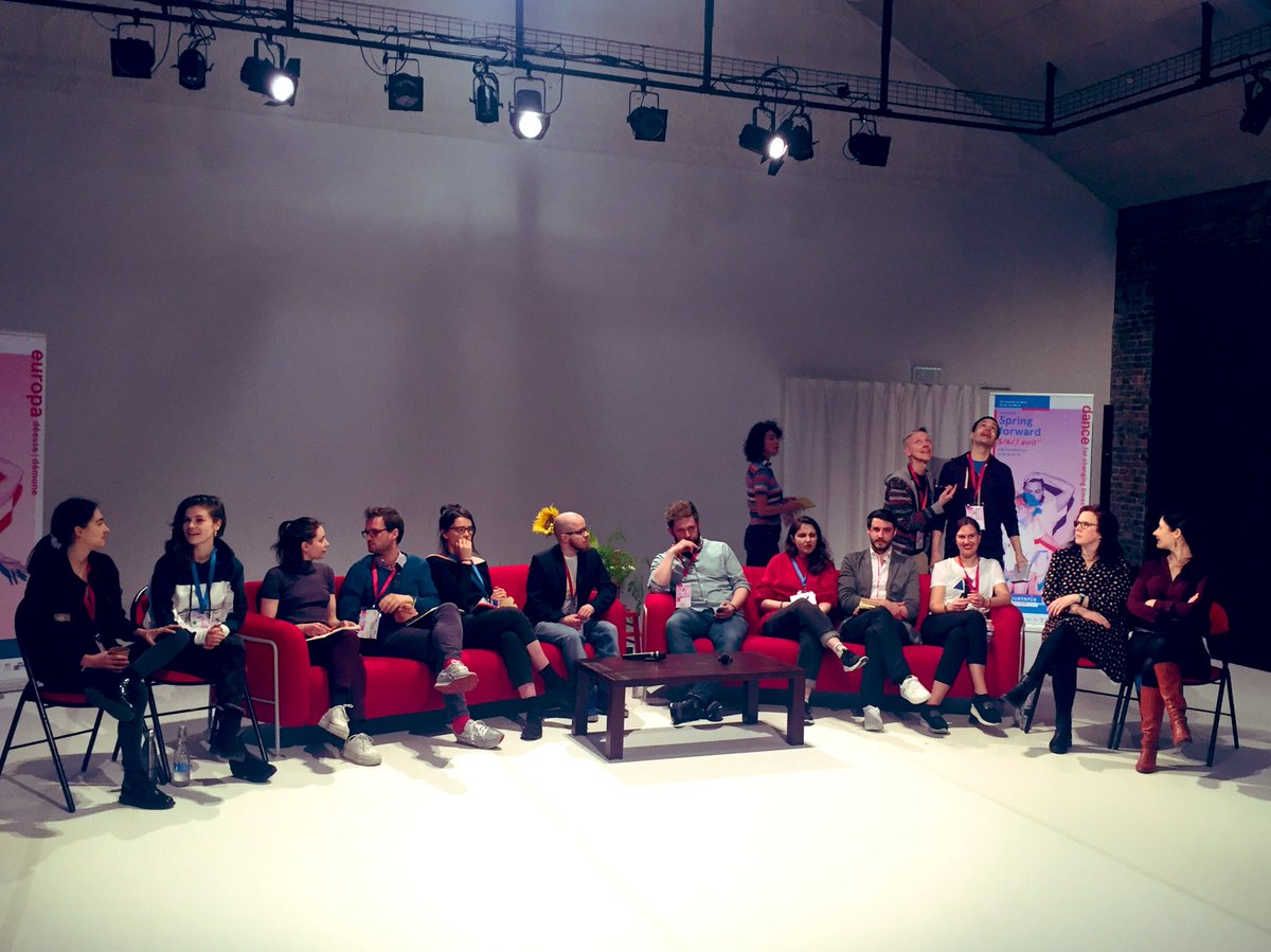alevalsi's tweet image. Scrivere di danza? con #SpringbackAcademy a @LaBriqueterie_  #SpringForward19 #ValdeMarne #danza #danzacontemporanea #criticalissues #youngwriters