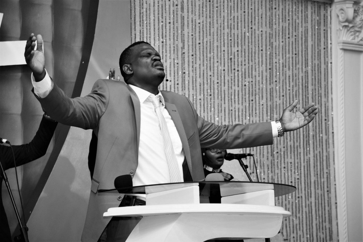 brandkui's tweet photo. Come boldly into the throne of grace, and you will find grace in times of need. 
 
Come expecting what you need, don't come with contradictions within you. 
#TheThroneofGrace #GracetoHelp #WePreachChrist https://t.co/efY73o9goB