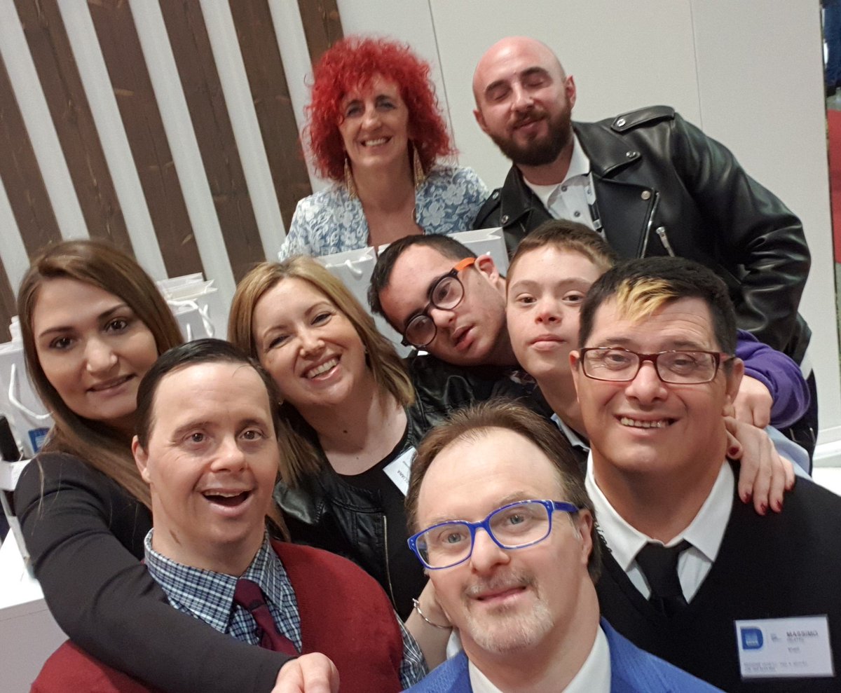AIPDMARCATREVIG's tweet photo. #raboso21 fatto da persone con #sindromedidown al #VinItaly2019. Pad 4 - E4 https://t.co/QkXvRcQJj8