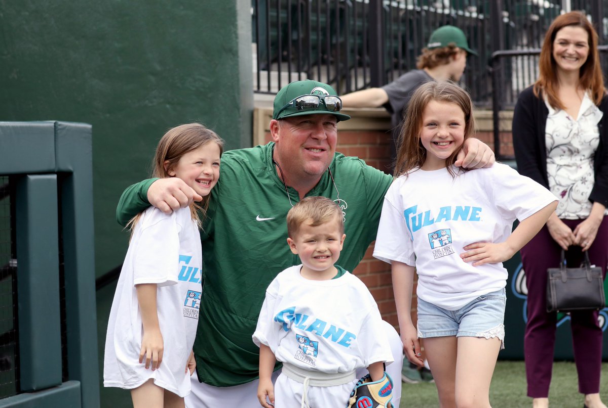 ScroogeDaddy's tweet photo. warming up for the 1st pitch, and taking a picture with @GreenWaveBSB Coach Jewett.
#HeroWeekend https://t.co/eTeW1fzILi