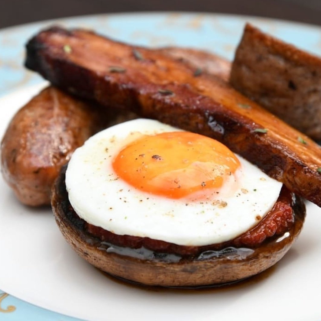 Padstowtownhous's tweet photo. Breakfast is calling #fullcornish 📸by @callaghanstudios https://t.co/quGeTEpUQW