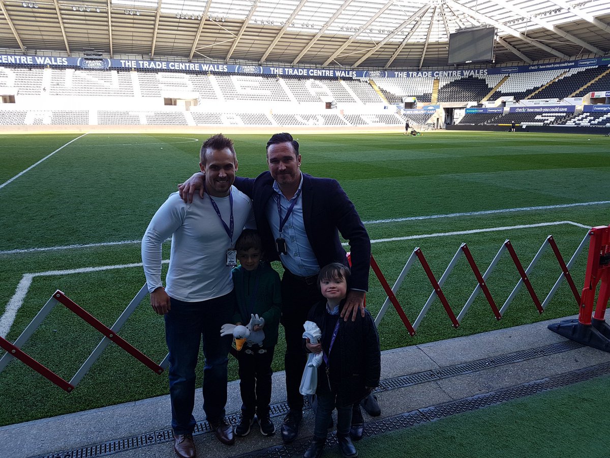 Lovely moments caught yesterday when Eli and Jake met their favourite players <a href="/oli_mcburnie/">Oli McBurnie</a> &amp; Nathan Dyer, who were kind enough to chat to us &amp; give their shirts. Myself and <a href="/Torpey9/">Greg Fisher</a> had a great day with the boys. Huge thanks to <a href="/LeeTrundle10/">Lee Trundle</a> &amp; <a href="/SwansOfficial/">Swansea City AFC</a>. #swans
