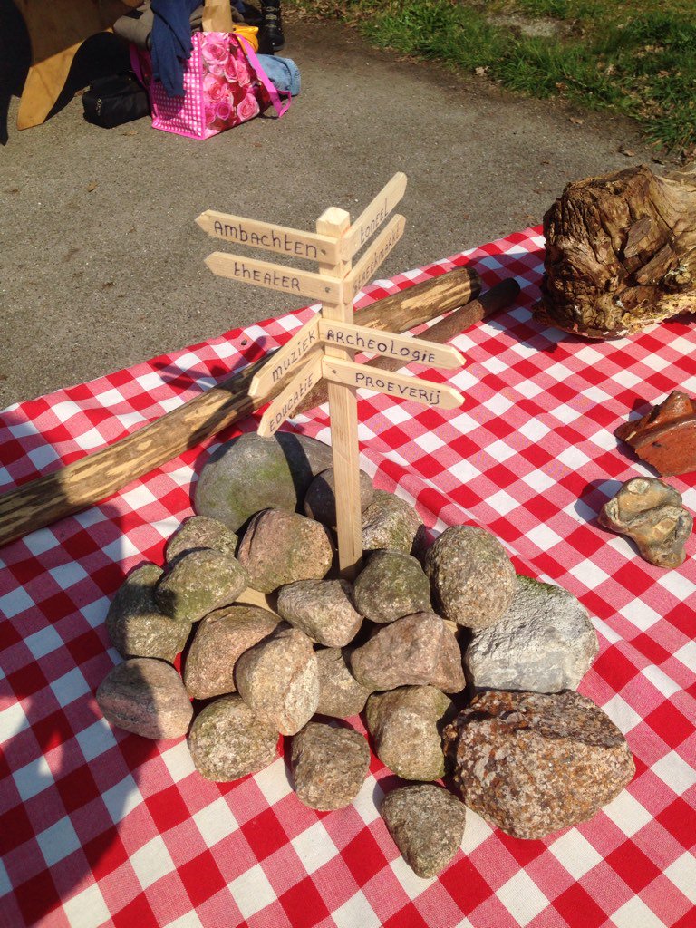 Orvelte_Drenthe's tweet photo. #OerOrvelte aanwezig bij opening #cultureel Midden-Drenthe #Elpine Elp https://t.co/efZlQfg8Gj