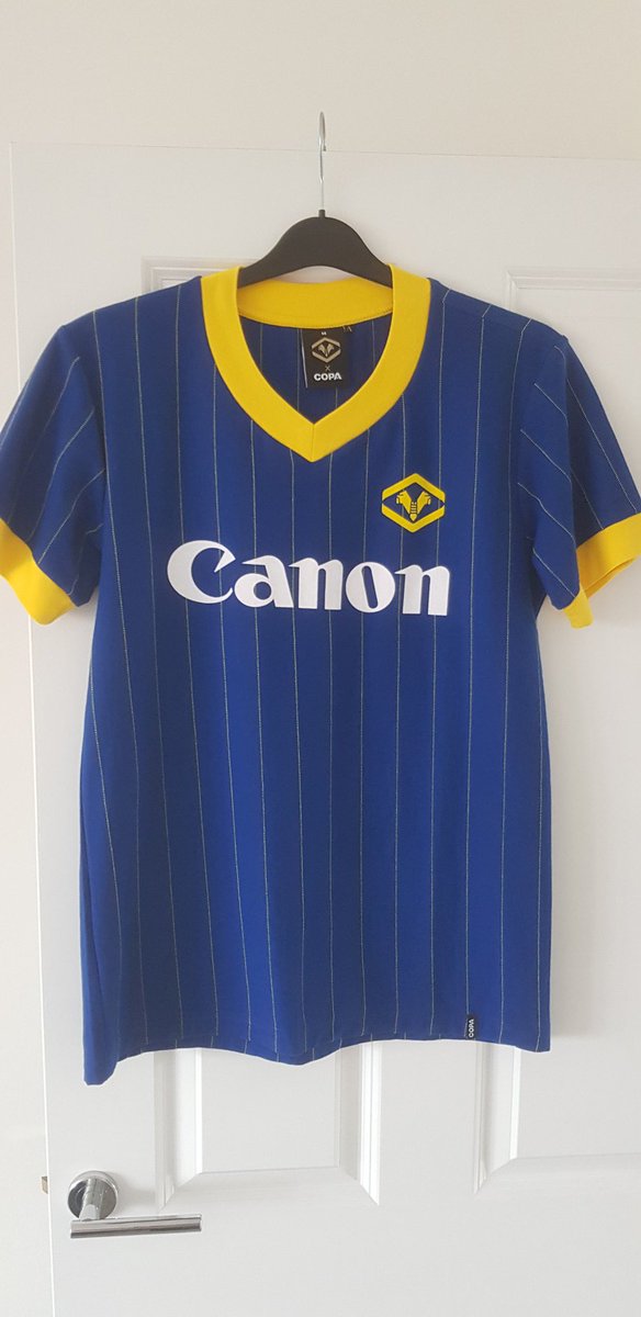 Today's attire. A classic. @phildelves @MundialMag @museumofjerseys @HellasVeronaFC @hellas_veronaUK @cultkits #Hellas