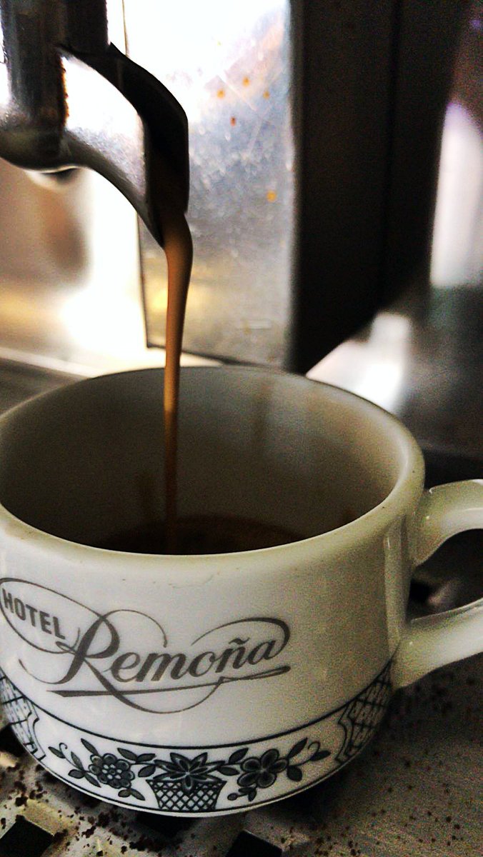 🔂 #GoodMorningWorld
Un buen #Cafe ☕ y al #monte 🏔?
Que sí, no seáis perezos@s
Mirar que vistas tenemos desde bit.ly/HostalRemona
#SundayFunday #weekend #Findesemana #CantabriaInfinita #picosdeeuropa #CoffeeLover #cafelax #HostalRemoña #embajadordeliebana #morningmotivation