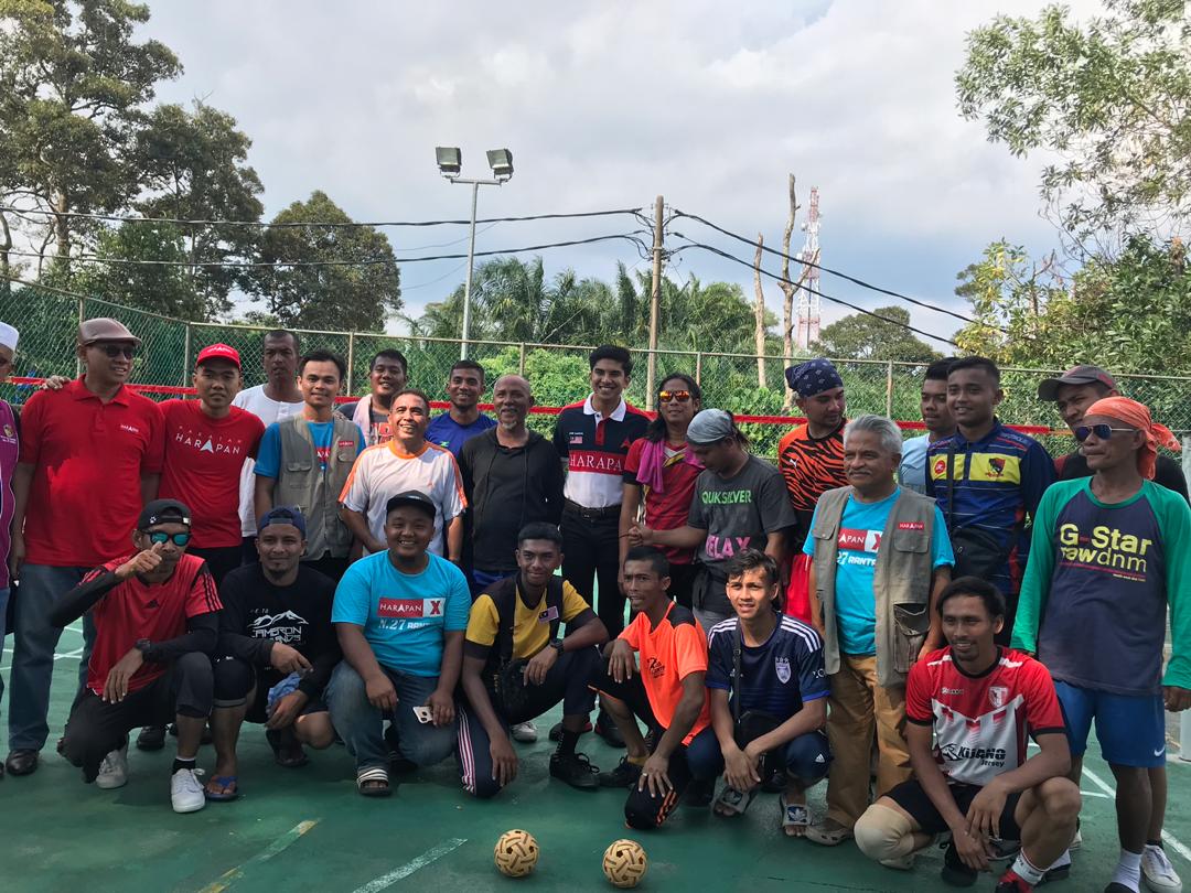 Bernama Auf Twitter Menteri Belia Dan Sukan Syedsaddiq Meluangkan Masa Bersama Masyarakat Setempat Pada Program Santai Anak Muda Di Kampung Felda Sendayan Https T Co Dccjw17wuk