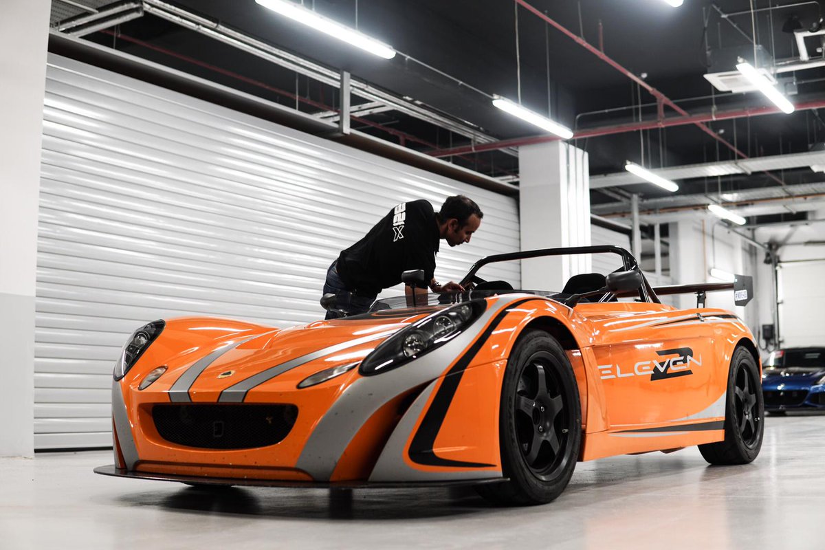 lotuscarskuwait's tweet photo. ..Behind the scenes..
#mylotus #lotuskw #2Eleven https://t.co/f7K61070Si