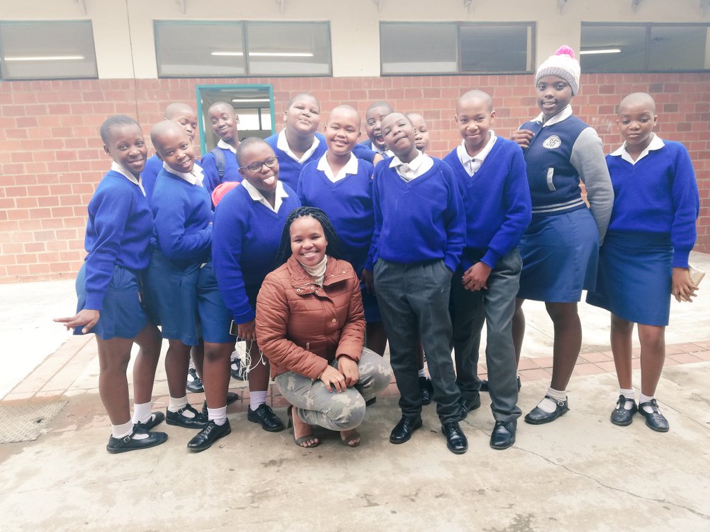 noksy_k's tweet photo. When we are not in the laboratory π¬ on Saturdays we teach high school kids to use science to solve problems in their communities. We are for community engagement and development. Lamontville High School and UMlazi ComTech with ππ@nkathuto_edu @2llyfuthi https://t.co/hdgxxcomsg