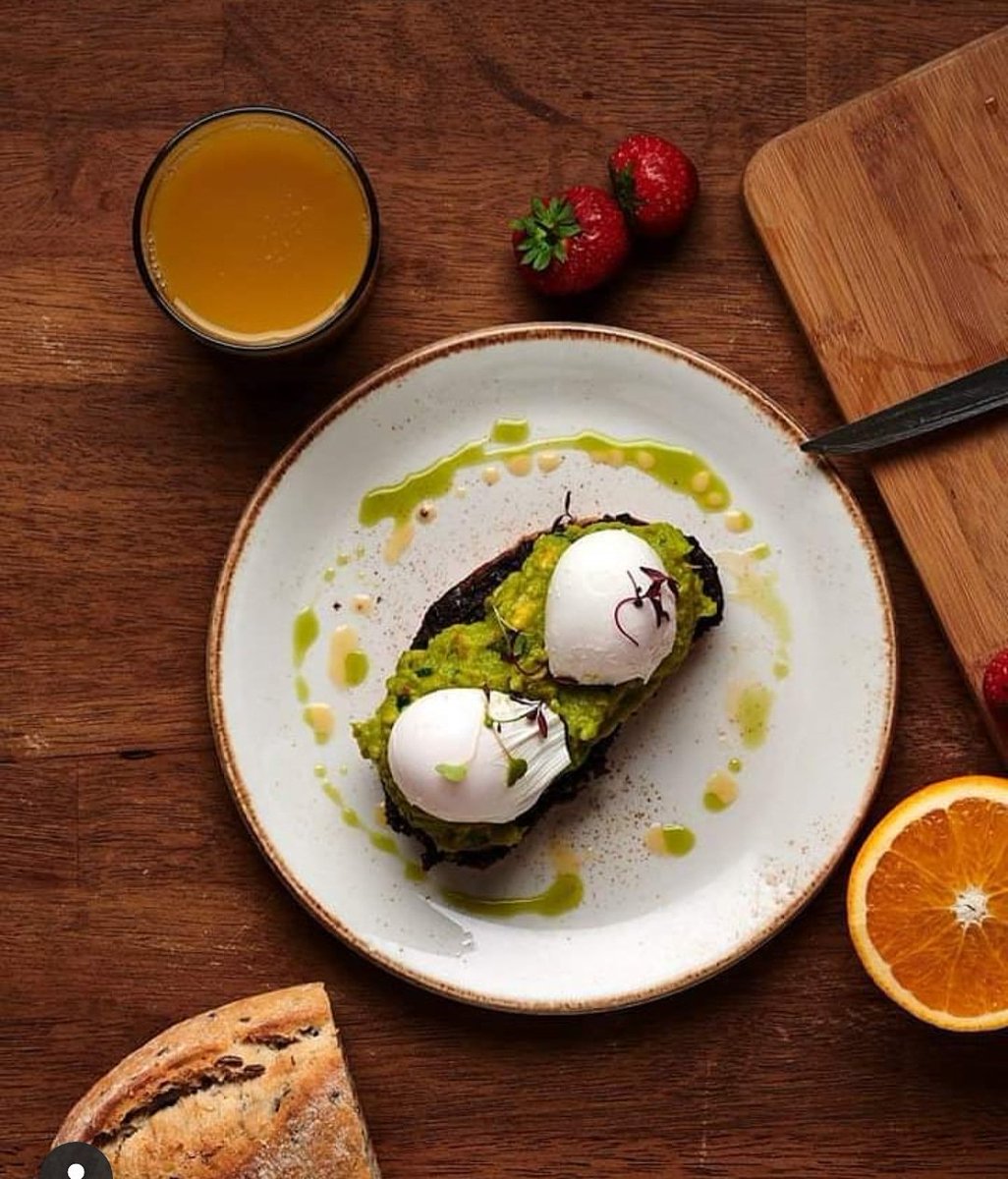 Healthy option? 🥑 🍽️ #join us today until 5pm for a yummy brunch!! Bottomless bubbly from £15!!! #foodlover #frenchcheese #avocado #healthyfood #brunch #frenchbistro #frenchteam🇫🇷 #bistro #frenchfood #frenchie 🇫🇷