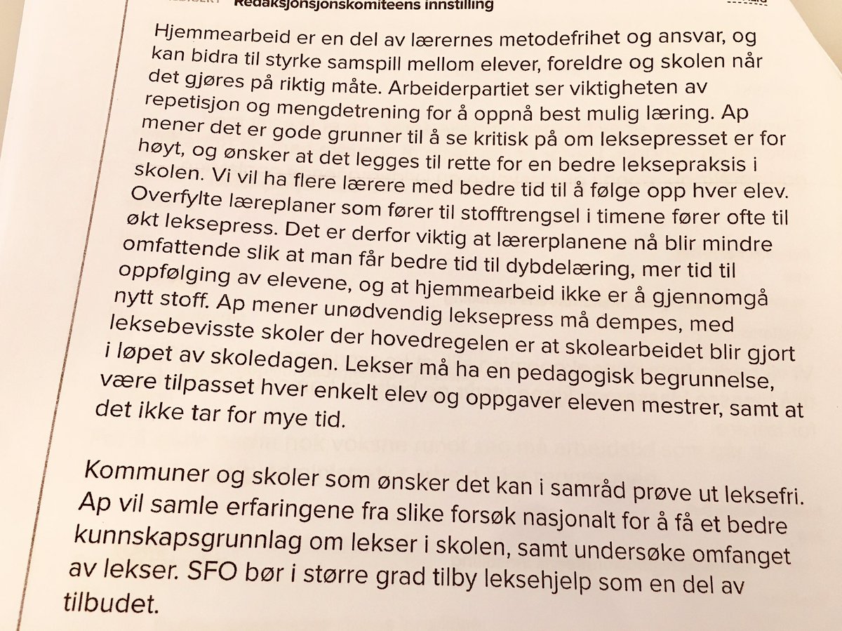 AndersKLangset's tweet photo. Her er Aps nye politikk på lekser i skolen. Dette vedtaket likar eg godt - for elevar som både skal lære godt og trivast🌹 #aplm19 https://t.co/djRShz5RCy