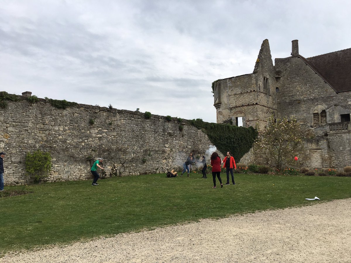 LamesSurSeine's tweet photo. Répétition à #Senlis pour la représentation des Trois #Mousquetaires aujourd’hui à 15h30 dans le parc du #chateauroyal. #senlisfaitsontheatre #escrimeartistique #escrimedespectacle #duel @LamesSurSeine https://t.co/FTZ9xwagkK